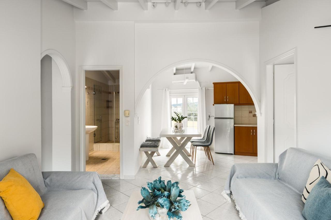 The Seaview Corner Apartments By Konnect, Ipsos Corfu Екстериор снимка