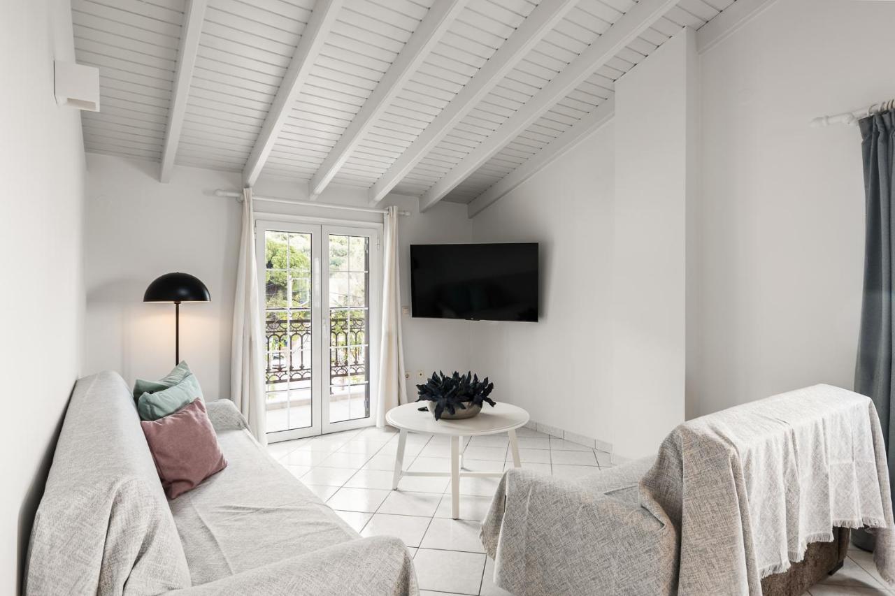 The Seaview Corner Apartments By Konnect, Ipsos Corfu Екстериор снимка